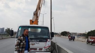 الجهاز التنفيذى بحى شرق شبرا يستمر في تحسين الخدمات صيانه اعمده الاناره 