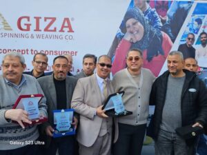 تكريم عد كبير من مدير وموظفى وعمال شركه جيزة للغزل والنسيج 
