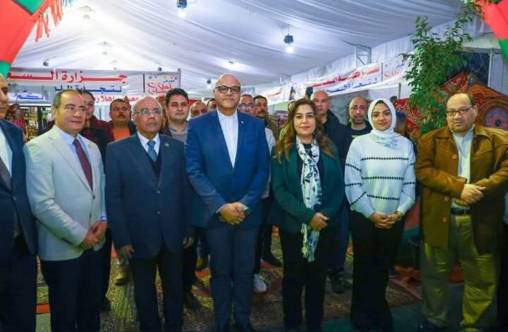 وزيرة التنمية ومحافظ القليوبية ورئيس الغرفة التجارية يفتتحون معرض أهلاً رمضان بشبرا الخيمة 1 وزيرة التنمية ومحافظ القليوبية ورئيس الغرفة التجارية يفتتحون معرض أهلاً رمضان بشبرا الخيمة