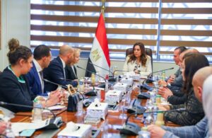 عوض : تتابع مع وفد البنك الأوروبي لإعادة الإعمار والتنمية ملفات التعاون المشترك 2 عوض : تتابع مع وفد البنك الأوروبي لإعادة الإعمار والتنمية ملفات التعاون المشترك