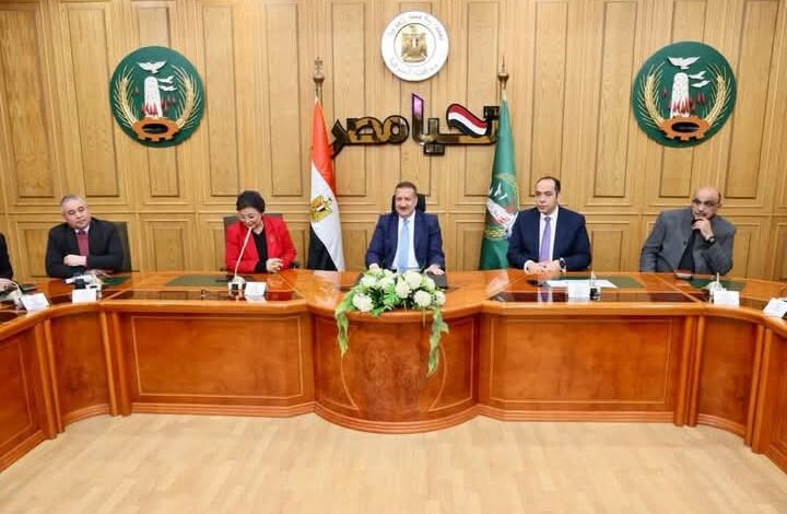 محافظ المنوفية يستقبل نائب وزير الصحة ويترأس اجتماع المجلس الإقليمي للسكان 1 محافظ المنوفية يستقبل نائب وزير الصحة ويترأس اجتماع المجلس الإقليمي للسكان