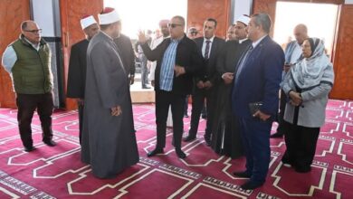 محافظ جنوب سيناء يستعرض استراتيجية التنمية المستدامة من خلال لقاء موسع مع المشايخ والعواقل والمستثمرين بنويبع