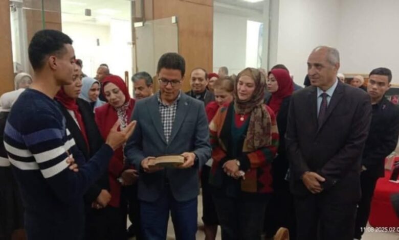 رئيس جامعة بنها يفتتح معرض منتجات طلاب كلية التربية النوعية 