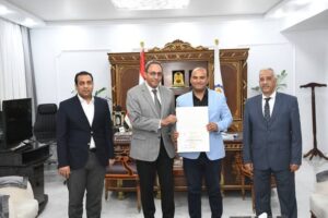 محافظ قنا يكرم أوائل البرامج التدريبية بمركز تدريب التنمية المحلية بسقارة 2 محافظ قنا يكرم أوائل البرامج التدريبية بمركز تدريب التنمية المحلية بسقارة