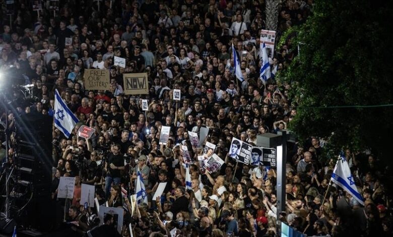 عائلات المحتجزين الإسرائيليين: حياة أبنائنا في غزة على المحك ونطالب بعودة الهدنة 1 عائلات المحتجزين الإسرائيليين: حياة أبنائنا في غزة على المحك ونطالب بعودة الهدنة