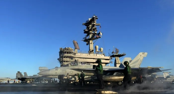 🔴عاجل ..غارات أمريكية على اليمن تستهدف مصنعا تابعا للحوثيين في الصليف