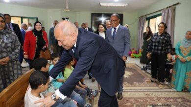 محافظ القاهرة يزور جمعية رعاية الأيتام ويهنئهم بعيد الفطر المبارك