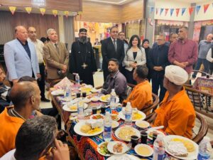 محافظ قنا يشارك 120 عامل نظافة مائدة الإفطار الرمضاني ويشيد بدورهم في خدمة المجتمع 2 محافظ قنا يشارك 120 عامل نظافة مائدة الإفطار الرمضاني ويشيد بدورهم في خدمة المجتمع