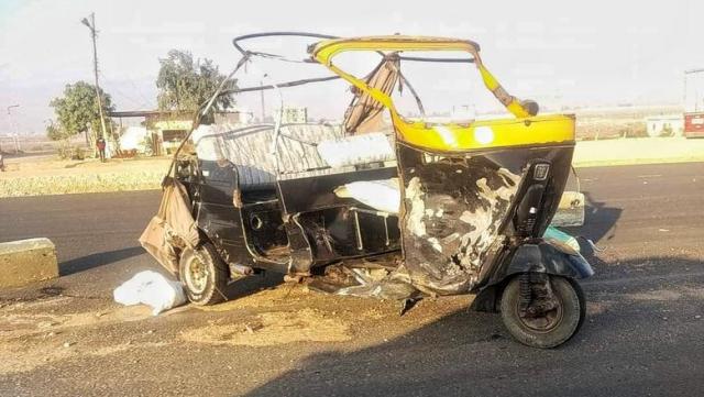مصرع شخصين وإصابة ثالث في انقلاب توك توك ببني سويف