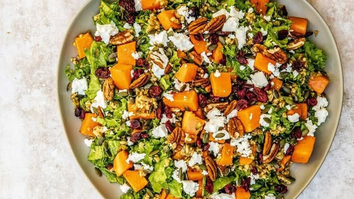 طريقة عمل سلطة القرع بالجوز والجبنة 1 طريقة عمل سلطة القرع بالجوز والجبنة