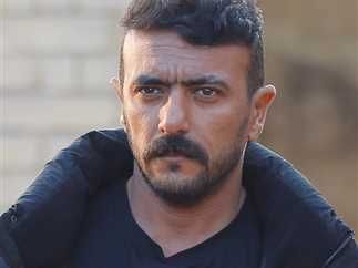 بعد اشتباكات بين الجمهور.. أحمد العوضي يغادر إمبابة في حماية الشرطة