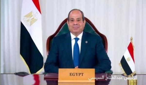 السيسي يهنئ الشعب المصري والأمتين العربية والإسلامية بعيد الفطر المبارك 1 السيسي يهنئ الشعب المصري والأمتين العربية والإسلامية بعيد الفطر المبارك