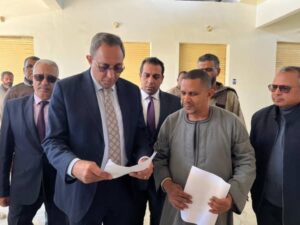 محافظ قنا يفتتح السوق الحضاري بمجمع مواقف مدينة قنا بحجم استثمارات بلغ 20 مليون جنيه 2 محافظ قنا يفتتح السوق الحضاري بمجمع مواقف مدينة قنا بحجم استثمارات بلغ 20 مليون جنيه