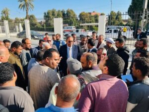 محافظ قنا يفتتح السوق الحضاري بمجمع مواقف مدينة قنا بحجم استثمارات بلغ 20 مليون جنيه 3 محافظ قنا يفتتح السوق الحضاري بمجمع مواقف مدينة قنا بحجم استثمارات بلغ 20 مليون جنيه