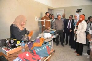 محافظ أسيوط يتفقد مشغل الخياطة بقرية ريفا 