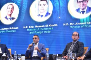 وزير الاستثمار يستعرض جهود الدولة الهادفة لتيسير بيئة الاستثمار وتعزيز حركة التجارة الخارجية