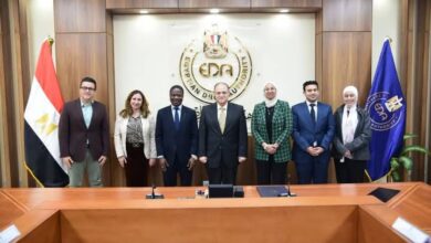 رئيس هيئة الدواء يبحث سبل تعزيز التعاون الدوائي مع السفير الإيفواري بالقاهرة