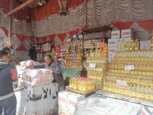 إقامة "سوق اليوم الواحد" (بمشتول السوق وبلبيس ومنيا القمح) لبيع السلع بأسعار مخفضة بنسبة 30٪  2 إقامة "سوق اليوم الواحد" (بمشتول السوق وبلبيس ومنيا القمح) لبيع السلع بأسعار مخفضة بنسبة 30٪