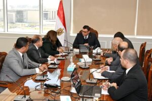 وزير الإسكان يؤكد أهمية الانتهاء من كافة إجراءات طرح 400 ألف وحدة سكنية في أقرب وقت ممكن 2 وزير الإسكان يؤكد أهمية الانتهاء من كافة إجراءات طرح 400 ألف وحدة سكنية في أقرب وقت ممكن