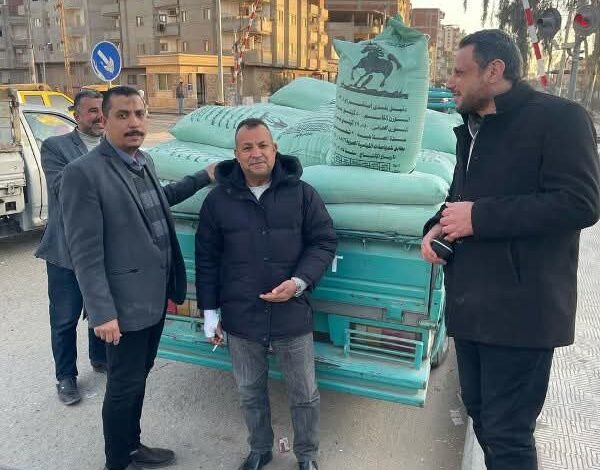 ضبط طن و500 كيلو دقيق بلدي مدعم وزيت طعام مجهول المصدر بكفر صقر 1 ضبط طن و500 كيلو دقيق بلدي مدعم وزيت طعام مجهول المصدر بكفر صقر