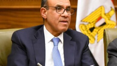 وزير الخارجية يجتمع مع قيادات وأعضاء قطاع الشئون البرلمانية بالوزارة