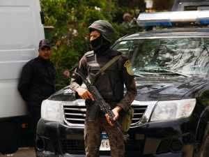 السلطات المصرية ضبط سائق سيارة متهم بالتحرش بسائحة أجنبية خلال توصيلها فى مدينة 6 أكتوبر