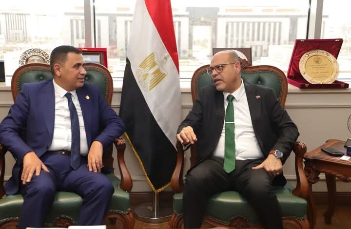 وزير العمل يلتقي رئيس جامعة ساكسوني مصر للعلوم التطبيقية 1 وزير العمل يلتقي رئيس جامعة ساكسوني مصر للعلوم التطبيقية