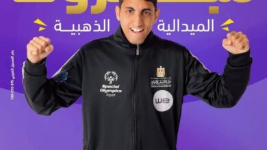 محافظ الشرقية يُهنئ اللاعب محمد النقاش ابن قرية العصلوجي لحصوله علي الميدالية الذهبية