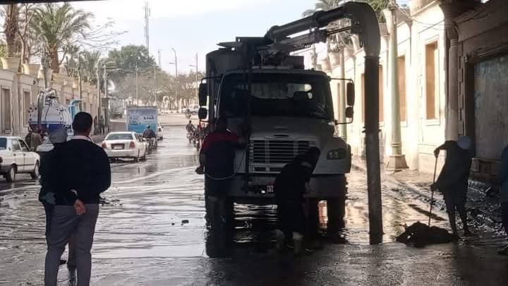 محافظ المنيا إعادة فتح طريق الكورنيش عقب الانتهاء من إصلاح هبوط أرضى"