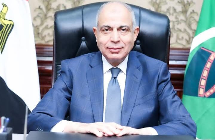 محافظ المنيا : مد فترة التقديم لترخيص الميكروباصات البديلة لسيارات البيك أب حتى 30 أبريل