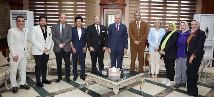الكدواني يستقبل وفد مجلس إدارة مدارس المنيا البريطانية ويؤكد دعمه للعملية التعليمية 1 الكدواني يستقبل وفد مجلس إدارة مدارس المنيا البريطانية ويؤكد دعمه للعملية التعليمية
