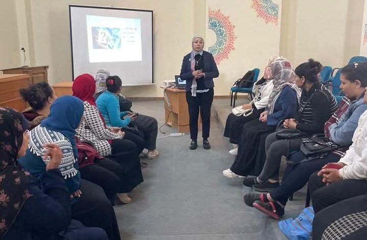 محافظ المنيا: الدولة تولي اهتمامًا كبيرًا بتمكين المرأة وتفعيل المبادرات الرئاسية لدعمها