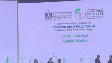 رئيس الوزراء يكرّم محافظ المنوفية لحصول قرية شما على شهادة "ترشيد" ضمن مبادرة القرية الخضراء