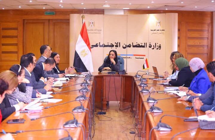 وزيرة التضامن الاجتماعي تترأس اجتماعًا لبحث التوسع في منظومة الحضانات والطفولة المبكرة 1 وزيرة التضامن الاجتماعي تترأس اجتماعًا لبحث التوسع في منظومة الحضانات والطفولة المبكرة