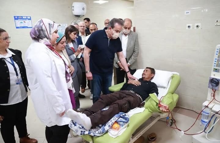 وزير الصحة ومحافظ المنيا يتفقدان مستشفى سمالوط التخصصي 1 وزير الصحة ومحافظ المنيا يتفقدان مستشفى سمالوط التخصصي