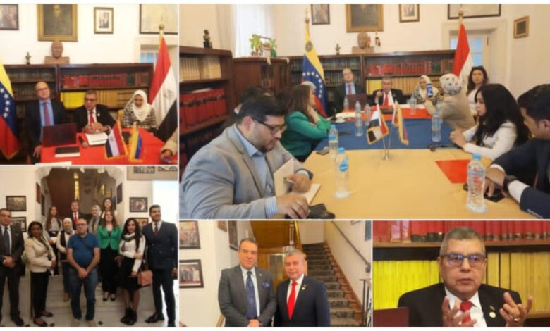 سفير فنزويلا في القاهرة يستقبل وفدًا من الصحفيين للترويج للسياحة الفنزويلية