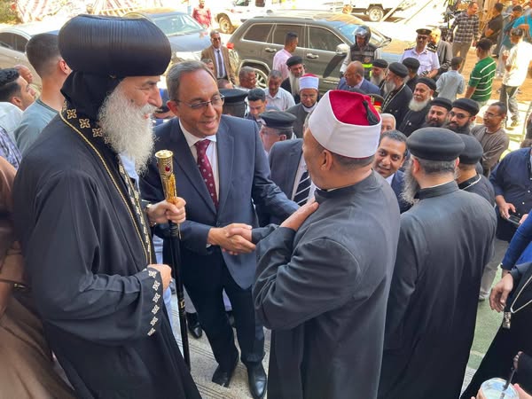 محافظ قنا يزور مطرانية قوص لتقديم التهنئة بعيد القيامة المجيد 1 محافظ قنا يزور مطرانية قوص لتقديم التهنئة بعيد القيامة المجيد