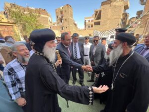 محافظ قنا يزور مطرانية قوص لتقديم التهنئة بعيد القيامة المجيد