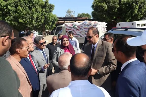 محافظ سوهاج يتفقد حصاد القمح ويتابع أعمال التوريد بصومعة أولاد نصير 1 محافظ سوهاج يتفقد حصاد القمح ويتابع أعمال التوريد بصومعة أولاد نصير