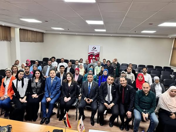 100 شاب من القاهرة في ختام "تأهيل الكوادر".. انطلاقة جديدة لقادة المستقبل 1 100 شاب من القاهرة في ختام "تأهيل الكوادر".. انطلاقة جديدة لقادة المستقبل