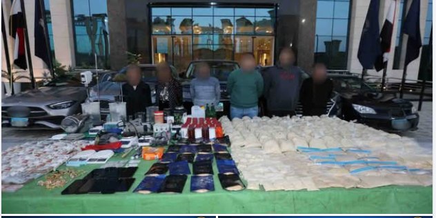 ضبط معملين سريين لصناعة "الحشيش الصناعي" بالقاهرة.. ومصادرة مخدرات بـ420 مليون جنيه! 1 ضبط معملين سريين لصناعة "الحشيش الصناعي" بالقاهرة.. ومصادرة مخدرات بـ420 مليون جنيه!