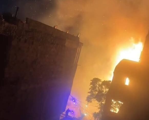 حريق ضخم فى عزبة الرحمة بالإسكندرية و أخر فى ابوقير وجارى حصر الخسائر 1 حريق ضخم فى عزبة الرحمة بالإسكندرية و أخر فى ابوقير وجارى حصر الخسائر