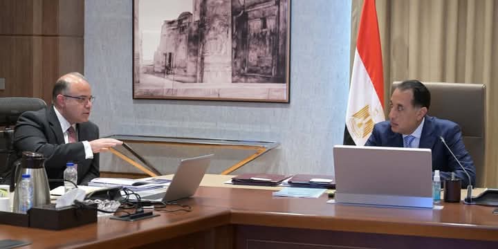 رئيس الوزراء يلتقي رئيس هيئة الرقابة المالية لاستعراض عدد من ملفات الهيئة 1 رئيس الوزراء يلتقي رئيس هيئة الرقابة المالية لاستعراض عدد من ملفات الهيئة