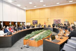 وزير الإسكان يعقد اجتماعه الدوري مع أعضاء البرلمان بمجلسي النواب والشيوخ