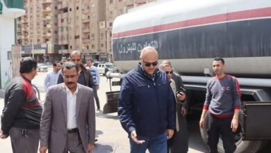 محافظ القليوبية يتابع تطبيق التعريفة الجديدة في جولة تفقدية بمواقف ومحطات الوقود
