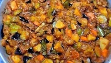 طريقة عمل المسقعة بالخل والتوم