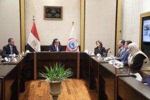 ووزير الصحة يستقبل ممثلي شركة "نوفارتس" لبحث التوسع في خطوط الإنتاج الدوائية المحلية 2 ووزير الصحة يستقبل ممثلي شركة "نوفارتس" لبحث التوسع في خطوط الإنتاج الدوائية المحلية