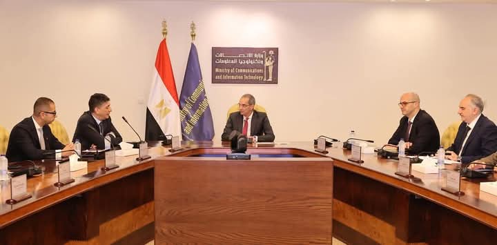 لقاء وزير الاتصالات مع الرئيس التنفيذى لشركة فوداكوم العالمية وفودافون مصر