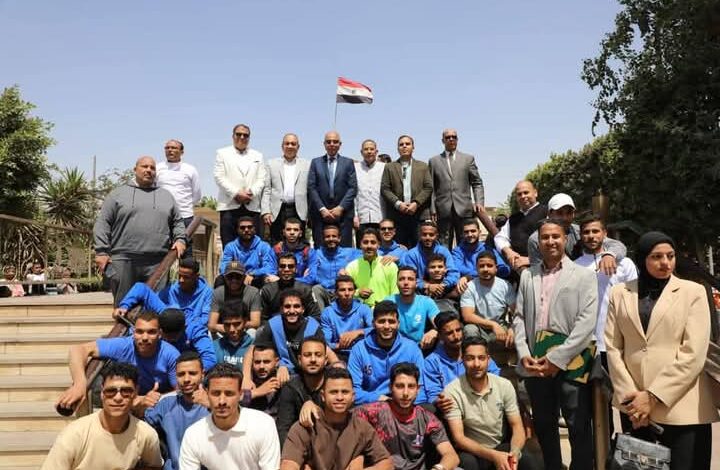 محافظ المنيا يشارك في احتفال يوم اليتيم ويرسم البهجة على وجوه الأطفال