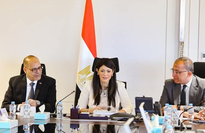 وزيرة التخطيط تصدر التقرير السنوي لعام 2024 1 وزيرة التخطيط تصدر التقرير السنوي لعام 2024